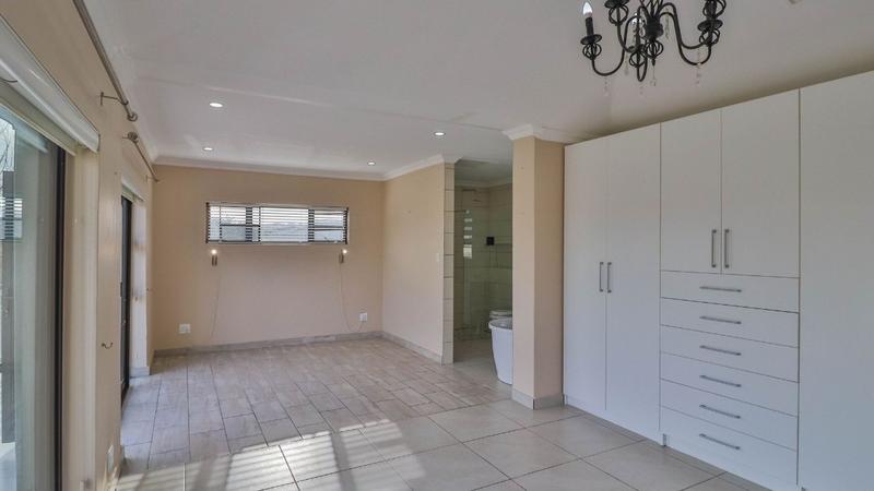 4 Bedroom Property for Sale in Hartenbos Landgoed Western Cape